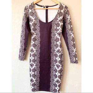 Kardashian Kollection- Lace Print side dre…